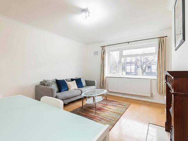 Apartment for rent in Brondesbury, Greater London