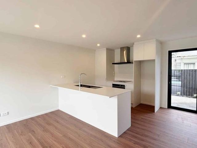 Townhouse for rent in Heathcote, Canterbury