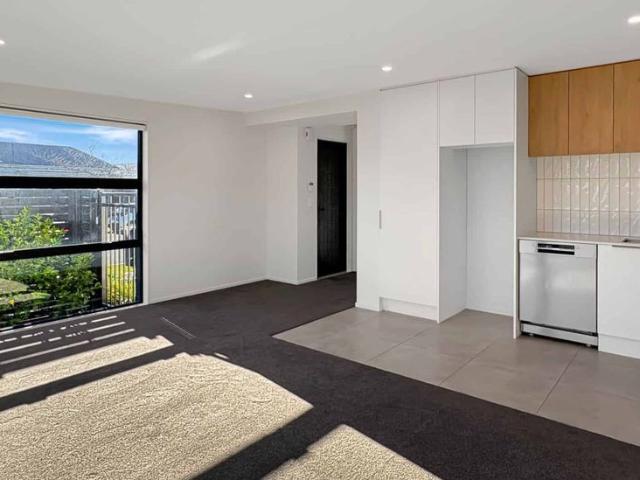 Townhouse for rent in Heathcote, Canterbury