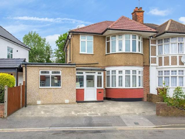 Room for rent in Wealdstone, Greater London