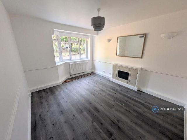 Apartment for rent in Carshalton Beeches, Greater London