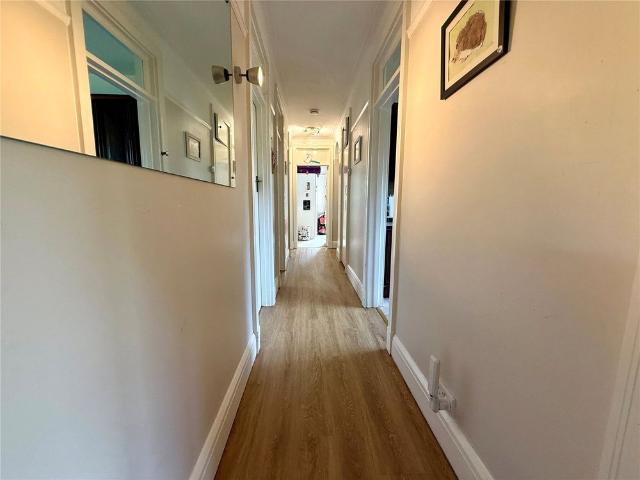 Apartment for rent in The Wells, Surrey