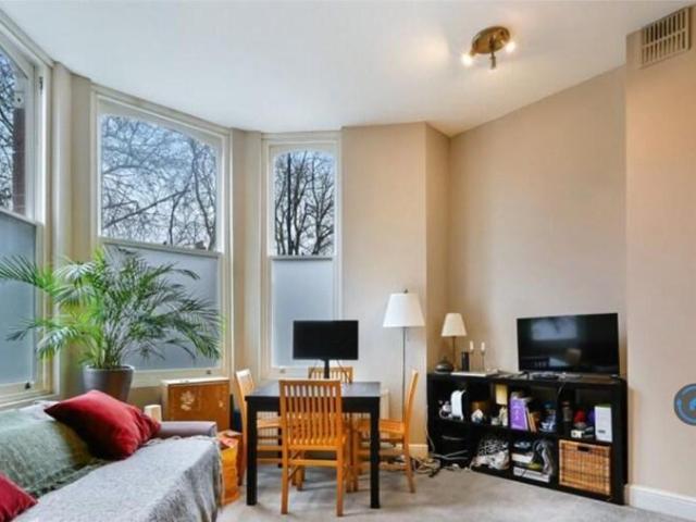 Apartment for rent in St Martins Estate, Greater London
