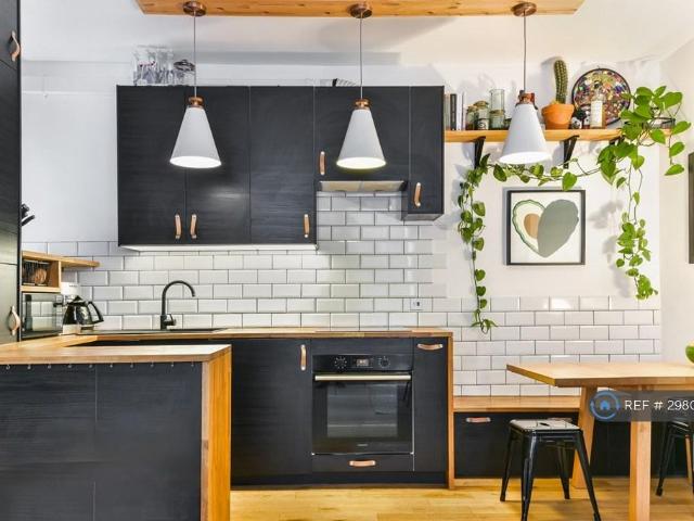 Apartment for rent in St Martins Estate, Greater London