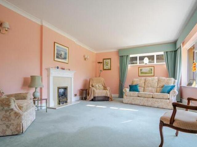 House for rent in Row Town, Surrey