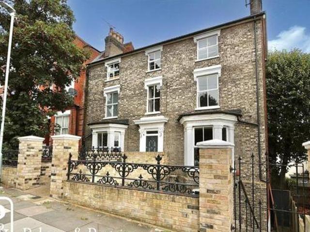 House for sale in Key Street, Suffolk