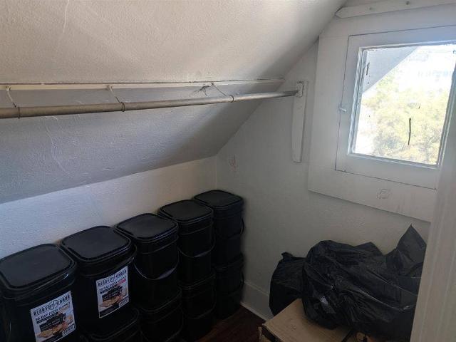 Room for rent in Canoga Park, California