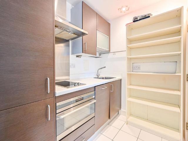 Apartment for rent in St. George in the East, Greater London