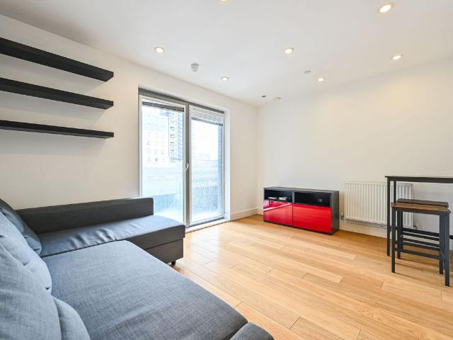 Studio for rent in St. George in the East, Greater London