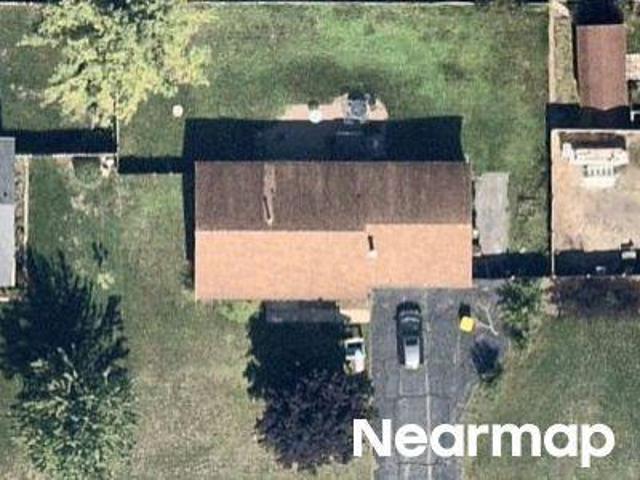House for sale in Mchenry, Illinois