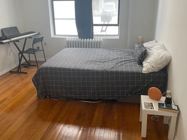 Room for rent in Arverne, New York