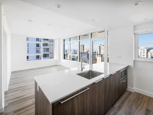 Apartment for rent in Lower Robson, Vancouver