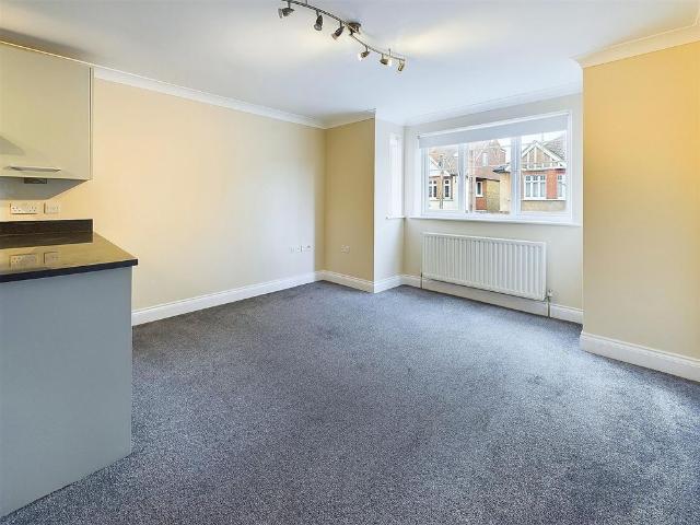 Apartment for rent in Whitton, Greater London