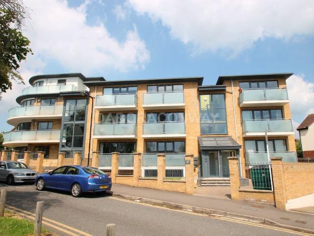 Apartment for rent in Highams Park, Greater London