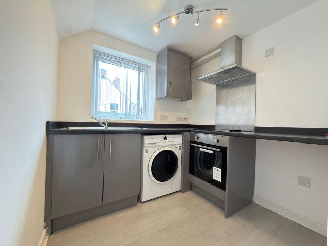 Studio for rent in West End, Old Wharf