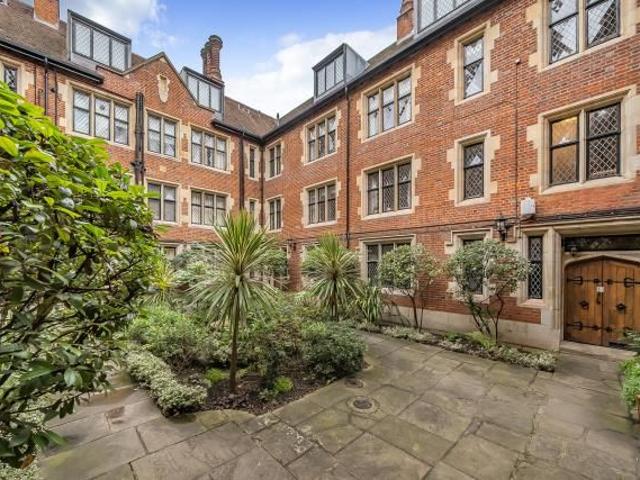 Apartment for rent in South Kensington, Greater London