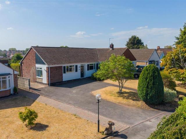House for rent in Whitnash, Green Close