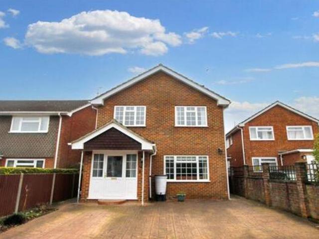 House for sale in Fleet, Hart