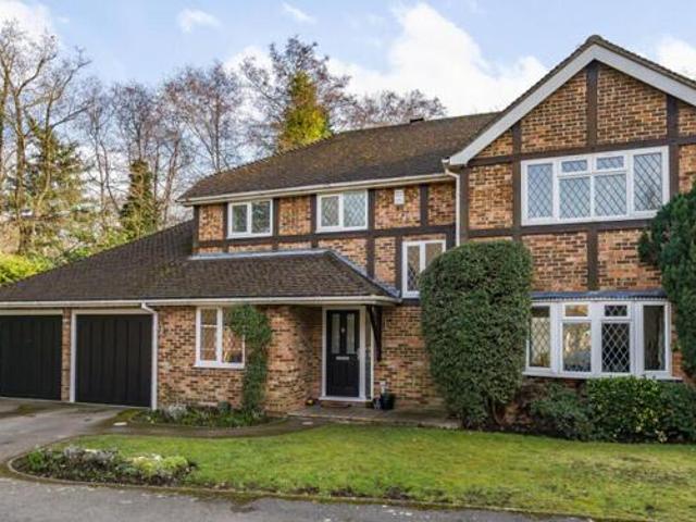House for sale in Fleet, Hart