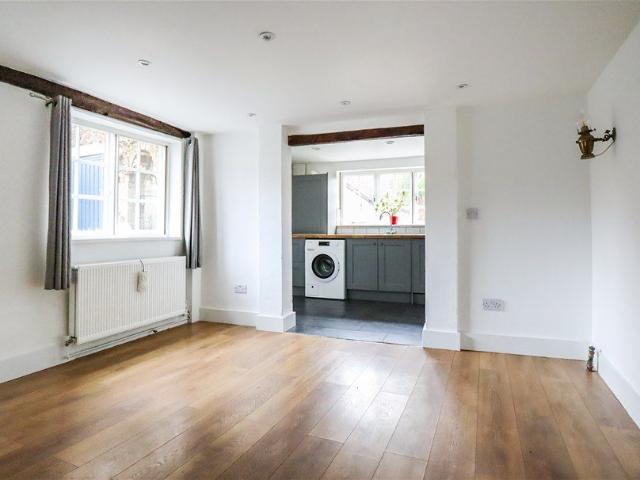 House for rent in Five Acres, Hertfordshire
