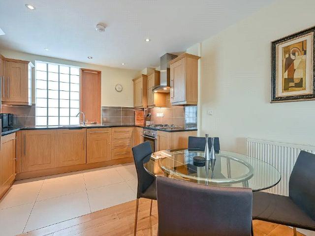 Apartment for rent in London Borough of Ealing, Greater London