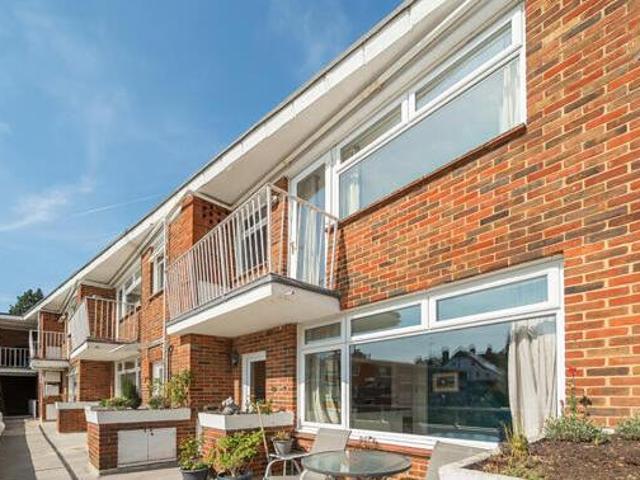 House for sale in Hatching Green, Five Acres