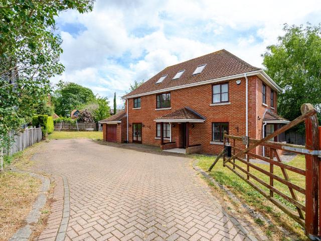 House for rent in Totternhoe, Bedfordshire