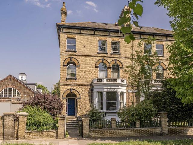 Apartment for rent in London Borough of Richmond upon Thames, Greater London