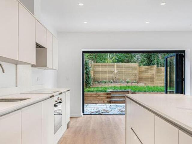 House for sale in Hillview, Surrey