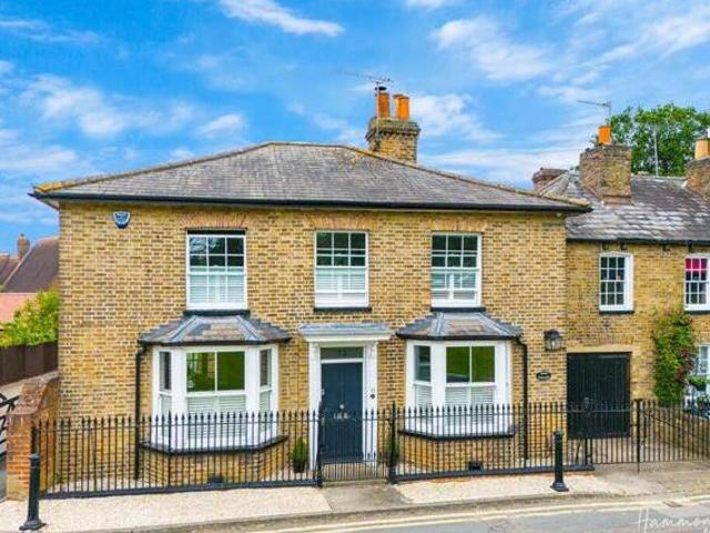 House for sale in Coopersale Street, Epping
