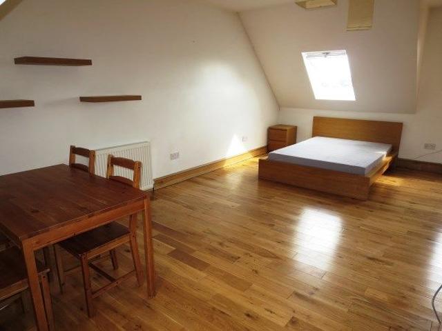 Studio for rent in Kingsbury, Greater London