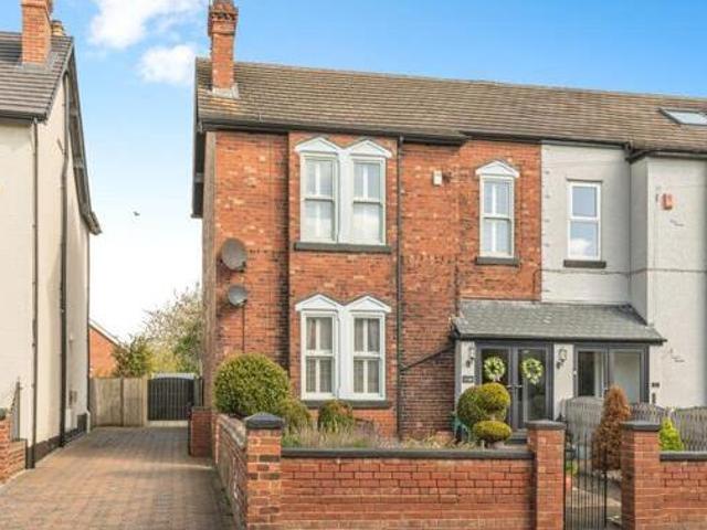 House for sale in Scholes, West Yorkshire