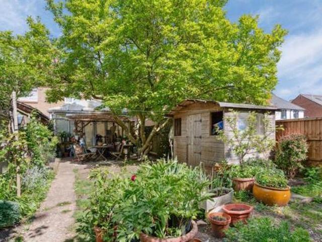 House for sale in Moneyhill, Batchworth