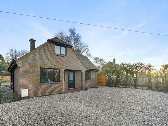 House for rent in Micklefield Green, Three Rivers