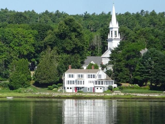 House for sale in Phippsburg, Maine