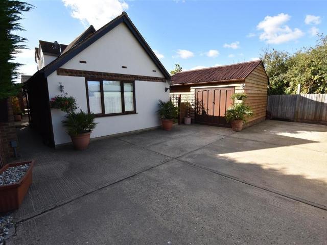 House for rent in Winter Gardens, Essex