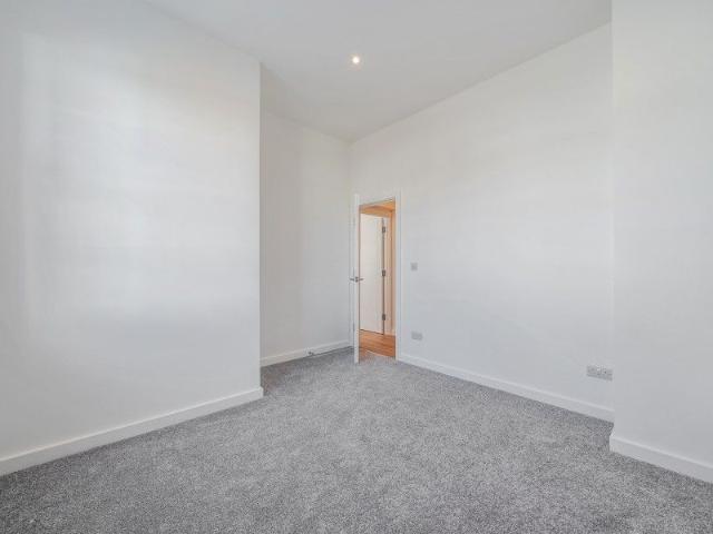 Apartment for rent in Horsell, Woking