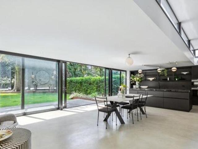 House for sale in Kingston Upon Thames, Greater London
