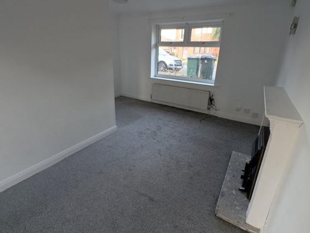 House for rent in Lower Place, Burnedge