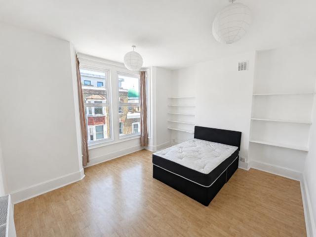 House for rent in London Borough of Ealing, Greater London