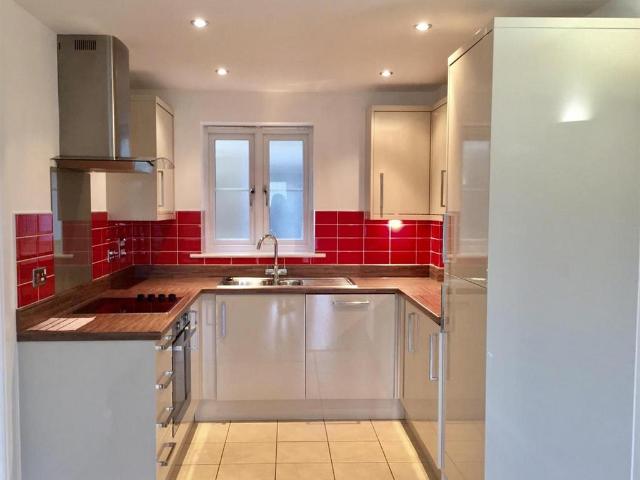 Apartment for rent in Addlestone, Runnymede