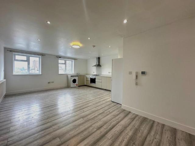 House for rent in Lower Halliford, Surrey