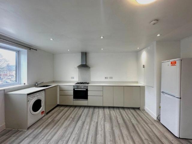 House for rent in Lower Halliford, Surrey