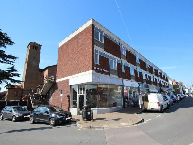 Apartment for rent in Lower Halliford, Surrey