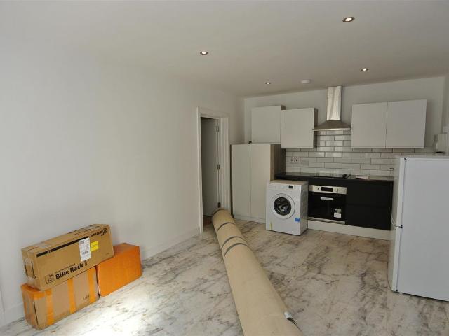 House for rent in Lower Halliford, Surrey