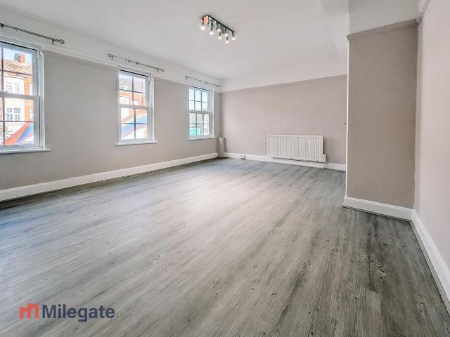 House for rent in Lower Halliford, Surrey
