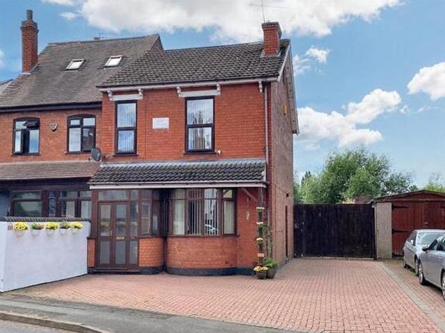 House for sale in Tettenhall, West Midlands