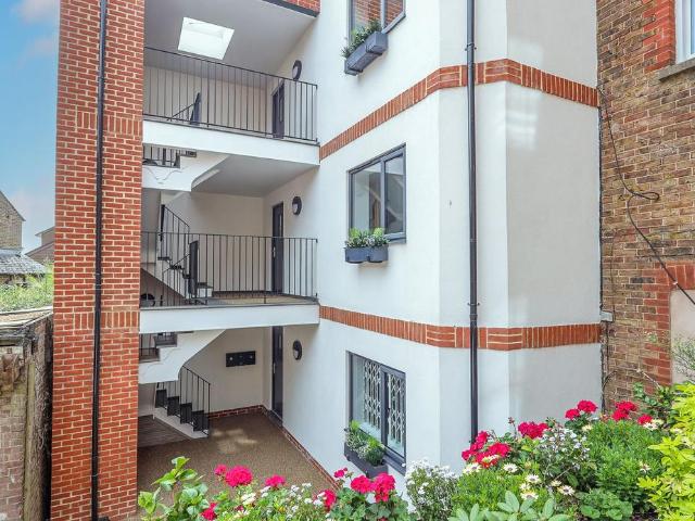 Apartment for rent in World's End, Perryfields