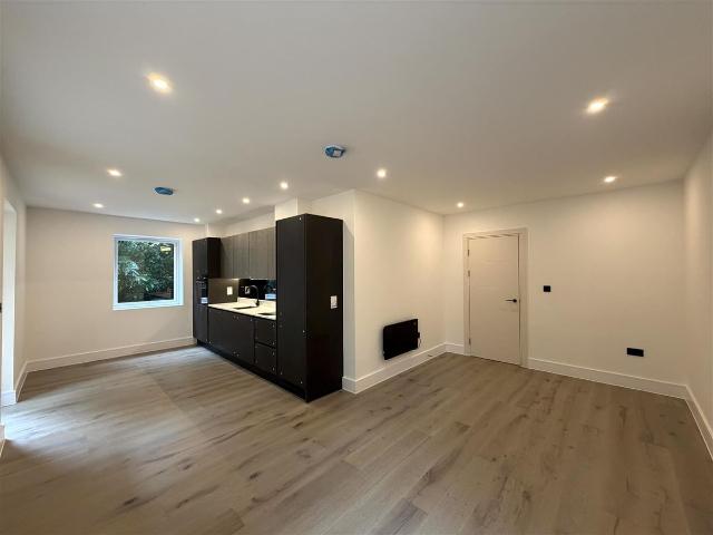 Apartment for rent in Blackhills, Surrey