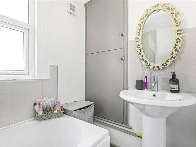 House for rent in Croydon, Broad Green